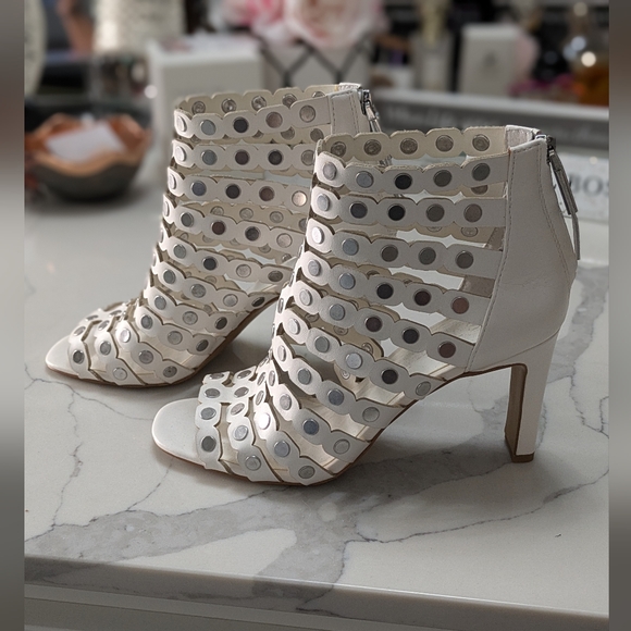 1. State New White Leather Booties Size 6.5 - Picture 8 of 8